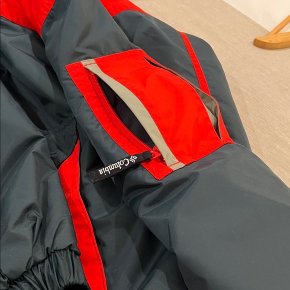 Columbia Anorak Hooded Red and Blue Jacket
Men’s Large - Picture 9 of 9